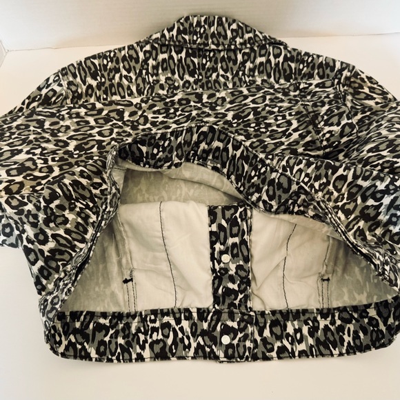 d. Jeans Animal Leopard Print Stretch Denim Trucker Jacket Pockets Size Small - Picture 11 of 16